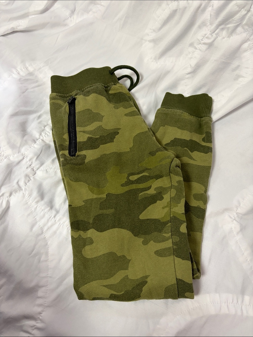 Kids Olive Camo Jogger Sweatpants with Zip Pocket